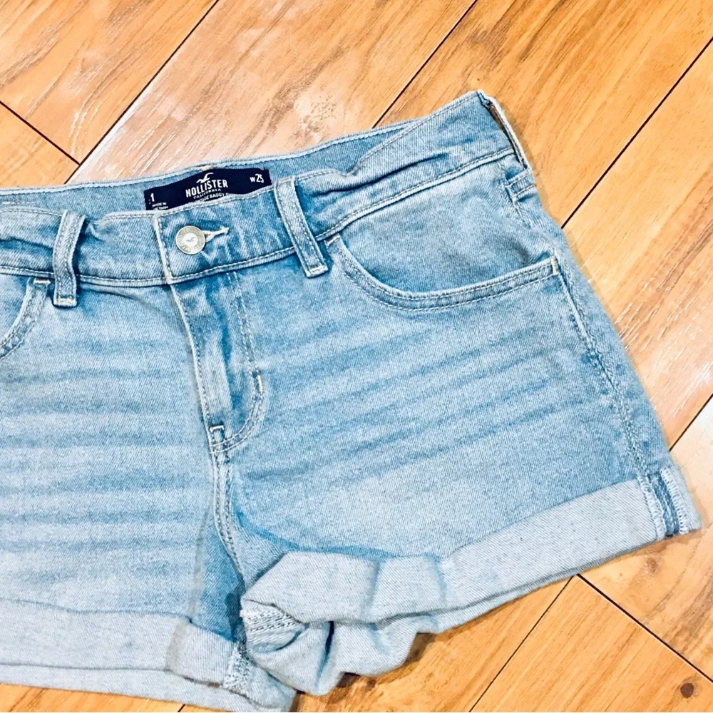 Hollister new low rise vintage baggy short style 29” waist blue jean sho…